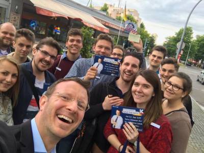 Auftakt zum Haustrwahlkampf in Marienfelde