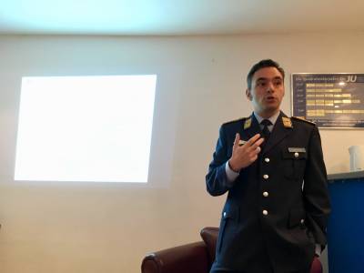 Diskussion mit Oberleutnant Jan Czarnitzki